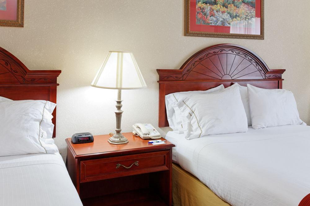 Holiday Inn Express & Suites Tupelo By Ihg Szoba fotó