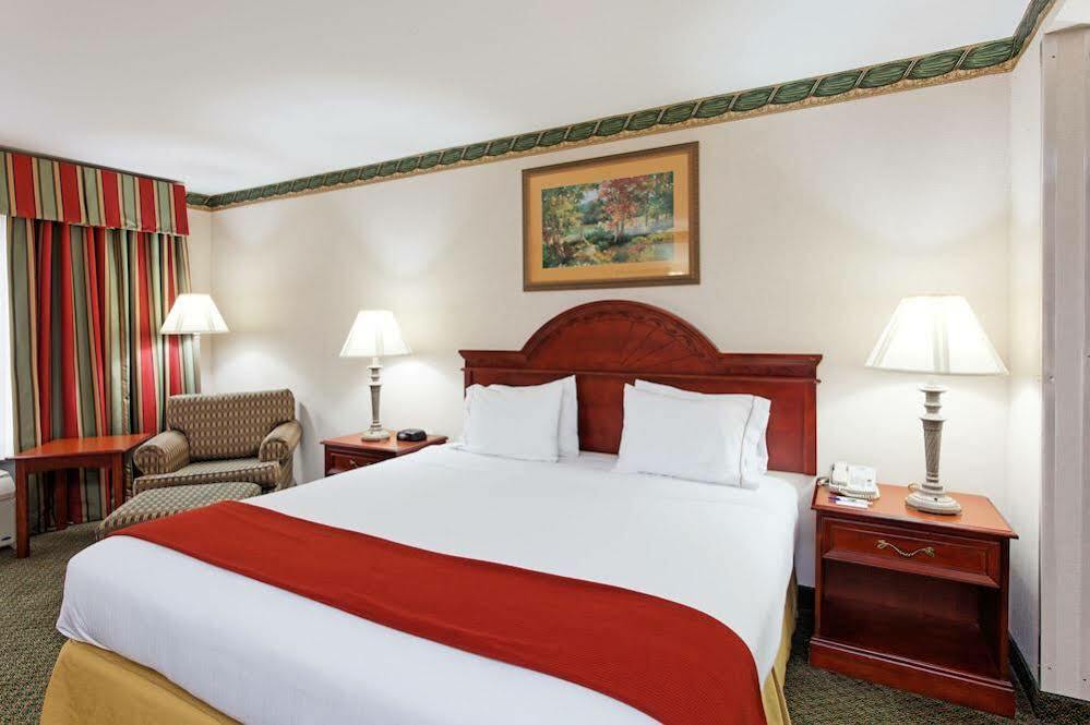 Holiday Inn Express & Suites Tupelo By Ihg Szoba fotó